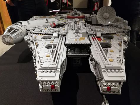 UCS Millennium Falcon (75192) Review 